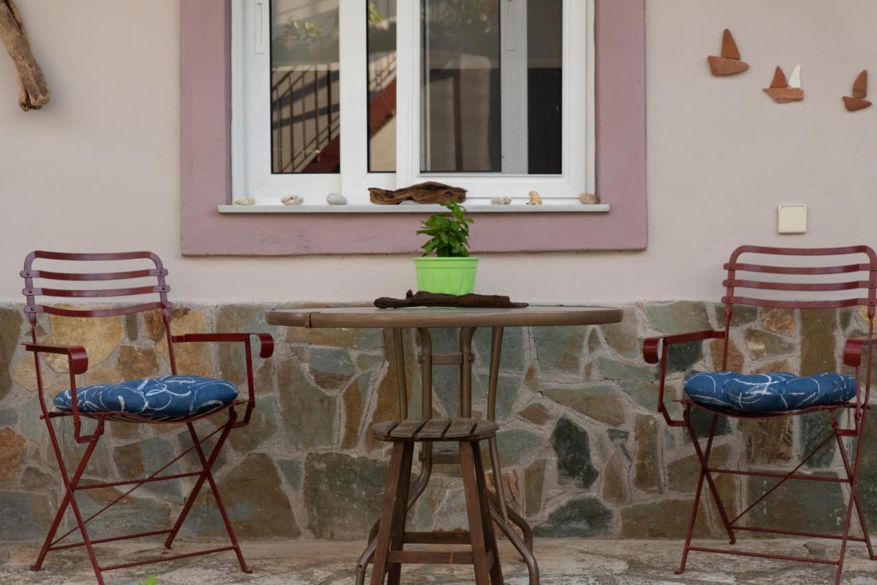 Mozart House Studio Amarynthos Eksteriør billede
