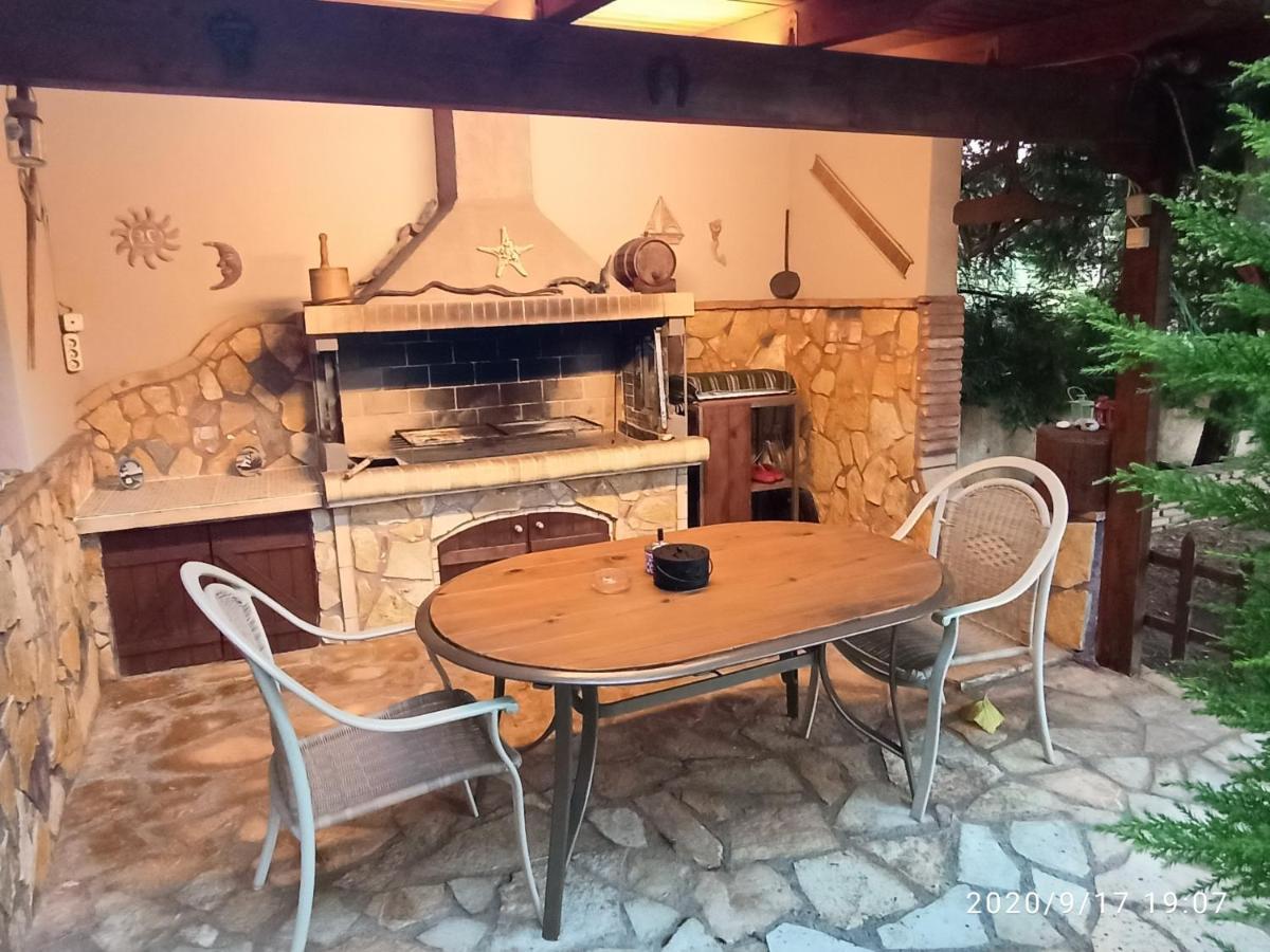 Mozart House Studio Amarynthos Eksteriør billede
